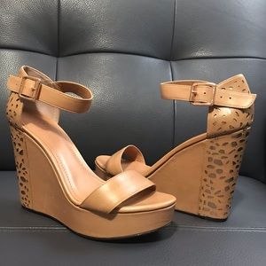 Vince camuto nude wedge